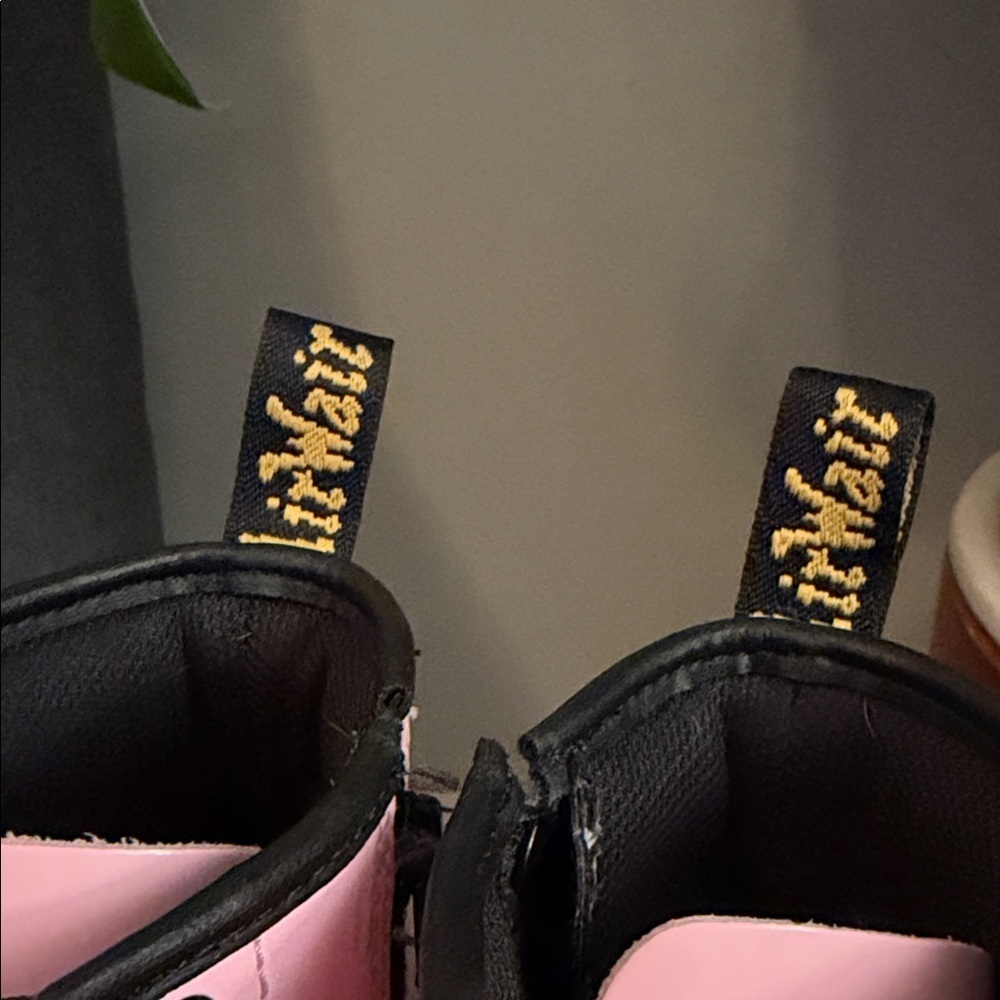 Dr. Martins Pink 1460 US 3 Pink Vegan Leather Tie/Zip-Up Boots - Picture 2 of 8